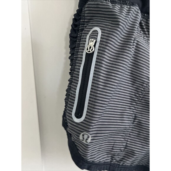 VGUC LULULEMON Run SHORTS SZ 6 Black GRAY SIDE RUCHING - Picture 7 of 15